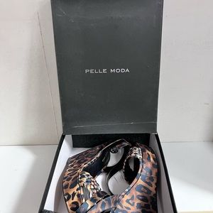 Size 8 pre-owned as shown